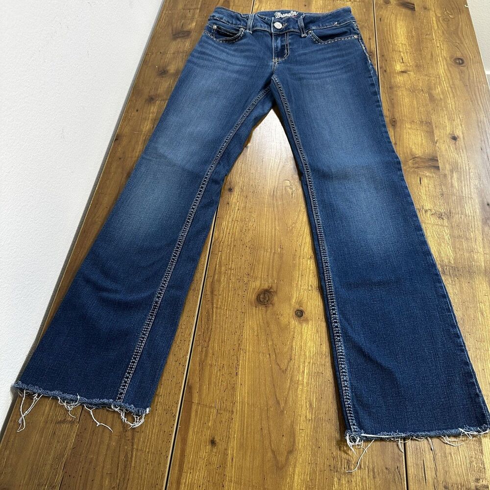 Wrangler  Women's Mid Rise Bootcut Jeans  Frayed Blue Medium Wash 27